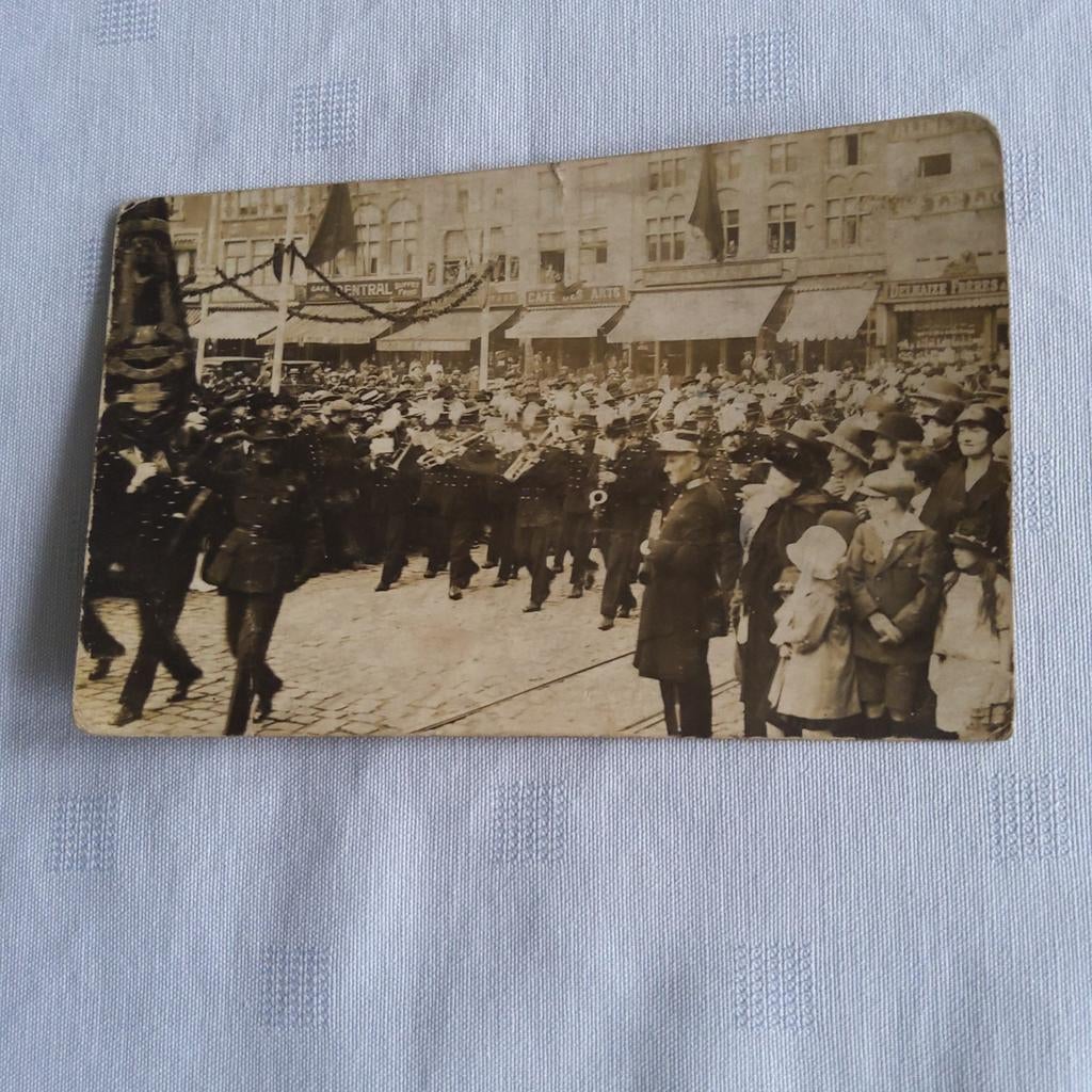 Historische foto (begin 20e eeuw): België straatscène., Ophalen of Verzenden