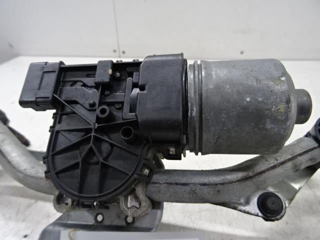 RUITENWISSERMOTOR VOOR Renault Twingo II (CN) (0390241541), Gebruikt, Renault, Mevr. I. Hauben, Rue de l'Espoir 34 34
4030  GRIVEGNÉE, BE