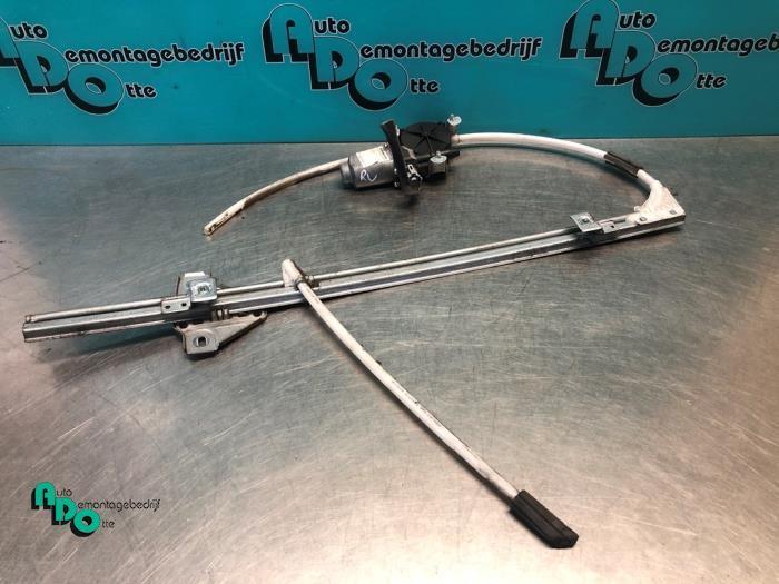 Ruitmechaniek 2Deurs rechts-voor van een Renault Master (Mas, Auto-onderdelen, Ruiten en Toebehoren, Renault, Gebruikt, 3 maanden garantie