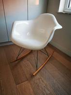 Charles & Ray Eames Rocking Armchair, Huis en Inrichting, Ophalen, Hout, Design, 75 tot 100 cm