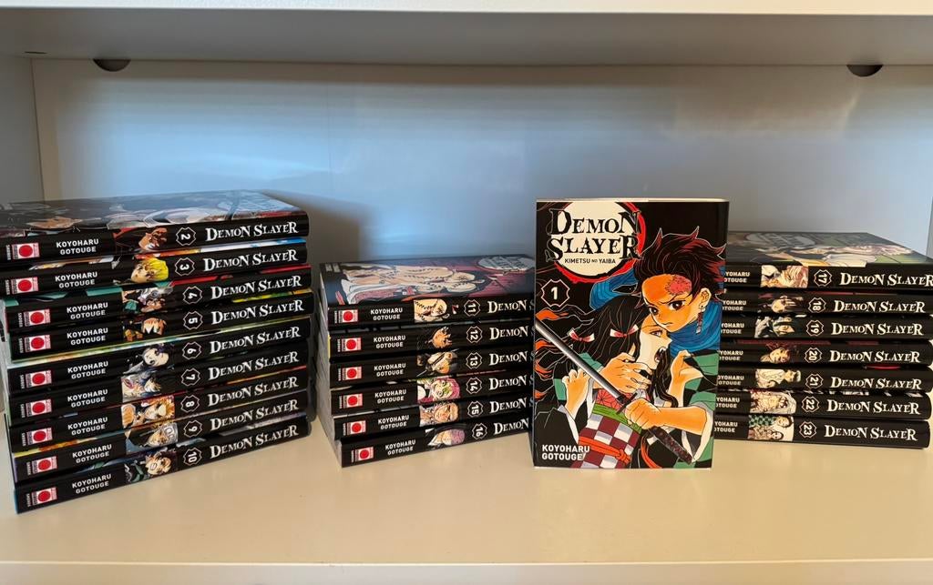 Integrale Manga - Demon Slayer, Boeken, Ophalen, Zo goed als nieuw