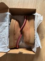 UGG Tazz – Nieuw Beige 38, Kleding | Dames, Schoenen, Beige, Nieuw, Ophalen of Verzenden, Pantoffels of Sloffen