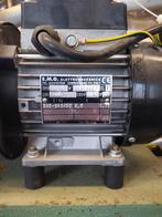 bubbelbad pomp, Ophalen, Zo goed als nieuw, Pomp, Vast