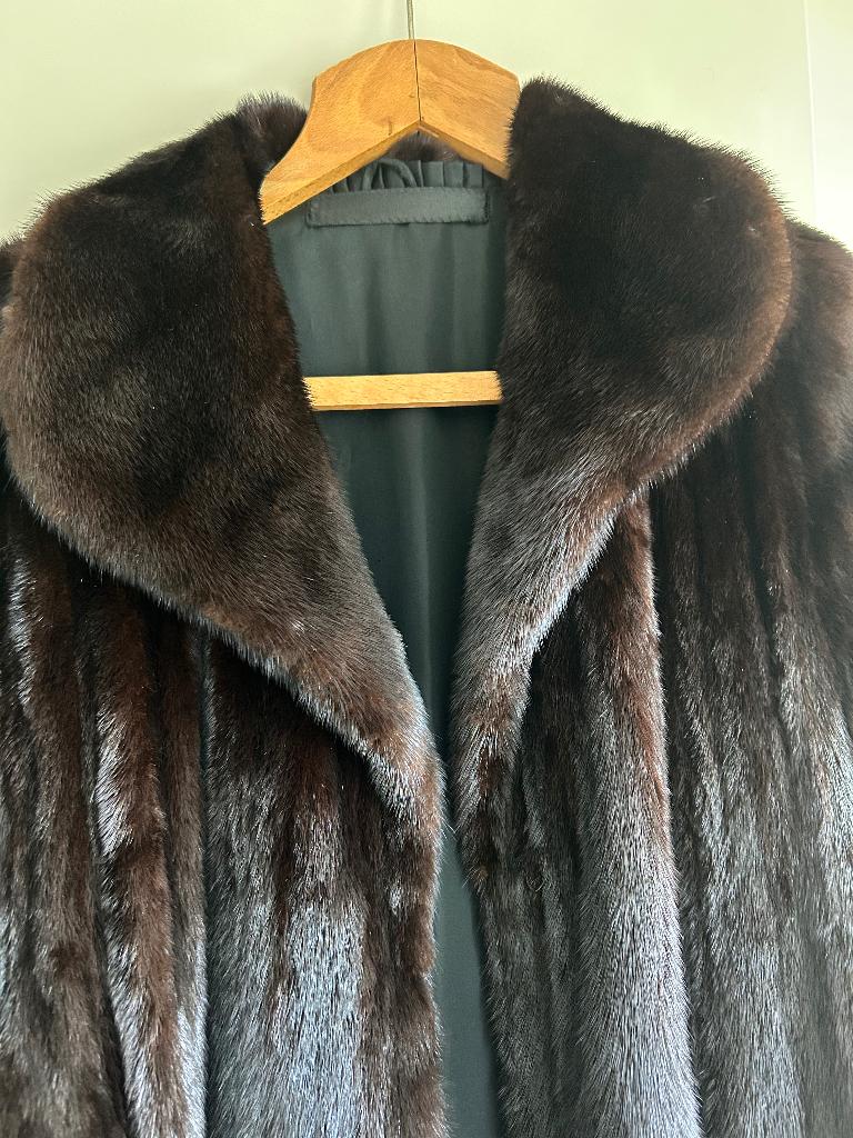 Zeer mooie nerts bontjas van R.van Acker te Gent, Kleding | Dames, Jassen | Winter, Ophalen, Zo goed als nieuw, Maat 42/44 (L)