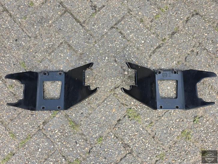 VW Tiguan 5NA 2016-2024 Trekhaak verstevigingsbeugel L+R 5NA, Auto-onderdelen, Carrosserie, Volkswagen, Gebruikt