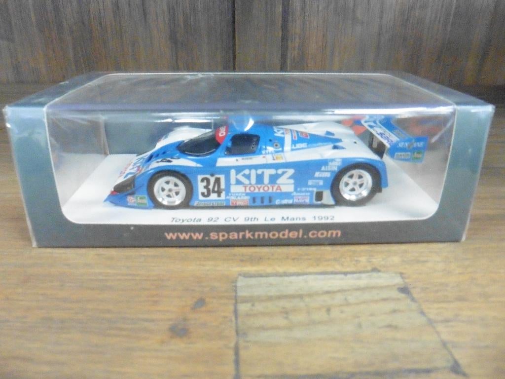 Modèle Spark Toyota 92 CV, Hobby & Loisirs créatifs, Voitures miniatures | 1:43, Enlèvement ou Envoi, Neuf, Voiture, Autres marques