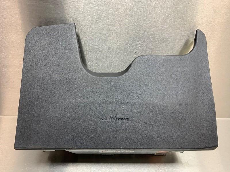 AIRBAG GENOU GAUCHE Toyota Yaris II (P9) (|YARIS|), Dhr. M. Roggen, Toyota, Stadsweg 37 37
9917 PV  WIRDUM GR., NL, Utilisé