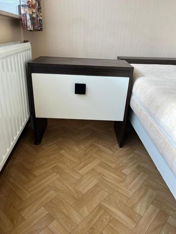 Volledige retro slaapkamer beschikbaar voor biedingen