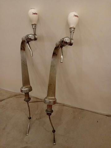 Complete en onberispelijke vintage bierpompen
Mobiele telefo beschikbaar voor biedingen