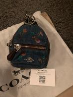 Coach mini backpack bag charm in jeans en leder NIEUW, Handtassen en Accessoires, Nieuw, Overige merken, Blauw, Ophalen of Verzenden