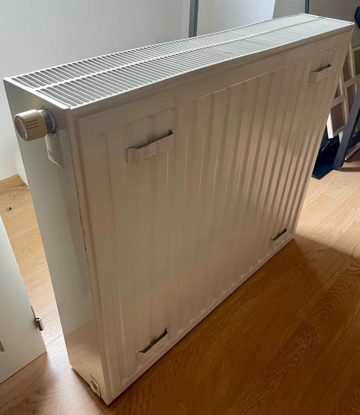 Krachtige Radson radiator 3 platen (ong 2600W), Doe-het-zelf en Bouw, Verwarming en Radiatoren, Zo goed als nieuw, Radiator, 800 watt of meer