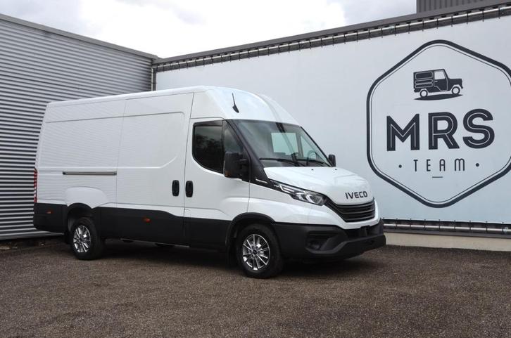 Iveco Daily 35S18- L3H2-HiMatic- Camera-ACC-Nieuw- 40500+BTW, Auto's, Bestelwagens en Lichte vracht, Bedrijf, Te koop, ABS, Achteruitrijcamera