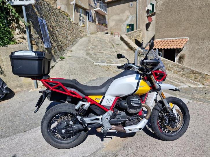 Moto Guzzi V85TT, Motoren, Motoren | Moto Guzzi, Particulier, Toermotor, meer dan 35 kW, 2 cilinders, Motorrijbewijs A, ABS, Cardan-aandrijving