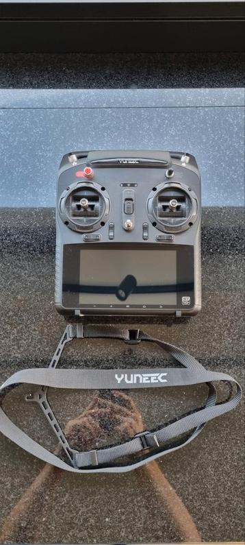 Yuneec st10+ controller