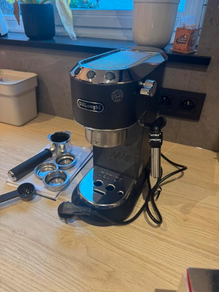 Delonghi dedica, Elektronische apparatuur, Koffiezetapparaten, Zo goed als nieuw, Stoompijpje, Ophalen