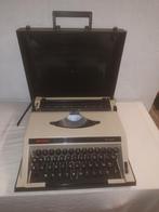 Belle machine à écrire Gracia de luxe dans une boîte, Enlèvement