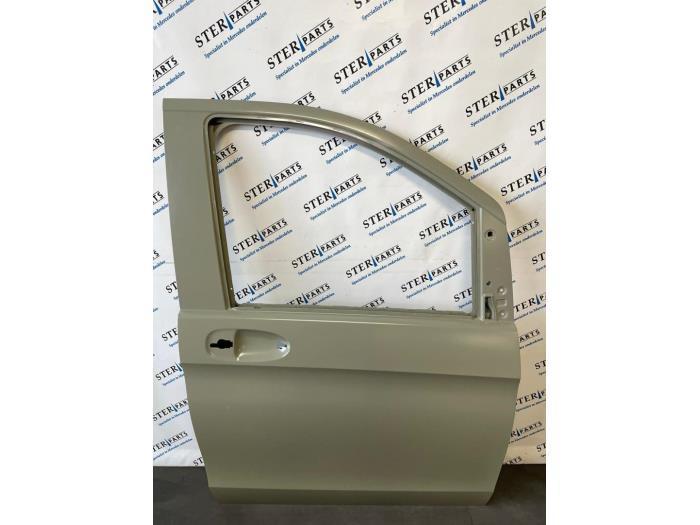 Portier 2Deurs rechts van een Mercedes Vito, Auto-onderdelen, Carrosserie, Deur, Mercedes-Benz, Nieuw, 12 maanden garantie, Ophalen of Verzenden