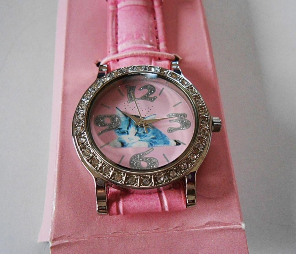 AVON : La montre " CHATON ", Bijoux, Sacs & Beauté, Bijoux pour enfant, Neuf, Montre, Rose, Enlèvement ou Envoi