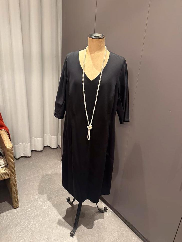 Sallie Sahne, Prachtige zwarte jurk, NIEUW, maat 46, Kleding | Dames, Jurken, Nieuw, Maat 46/48 (XL) of groter, Zwart, Onder de knie