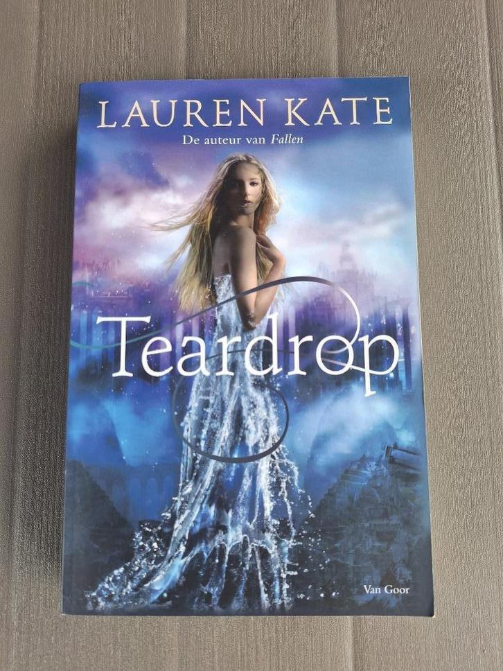 Teardrop, Boeken, Fantasy, Zo goed als nieuw, Ophalen of Verzenden