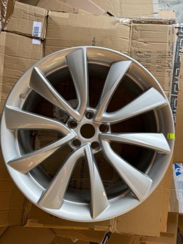 1 Tesla velg 20 inch NIEUW Performance  beschikbaar voor biedingen