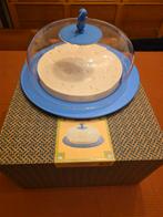 Cloche et plateau à fromage Alessi, Enlèvement