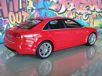 Audi RS4 (B7) 4.2 FSI Limousine OttoMobile 1/18 --NIEUW-- beschikbaar voor biedingen