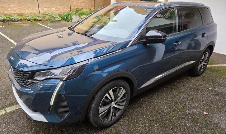Peugeot 5008 Hybrid 136 pk Allure Pack e-DCS6, Auto's, Peugeot, Particulier, 360° camera, ABS, Achteruitrijcamera, Adaptive Cruise Control