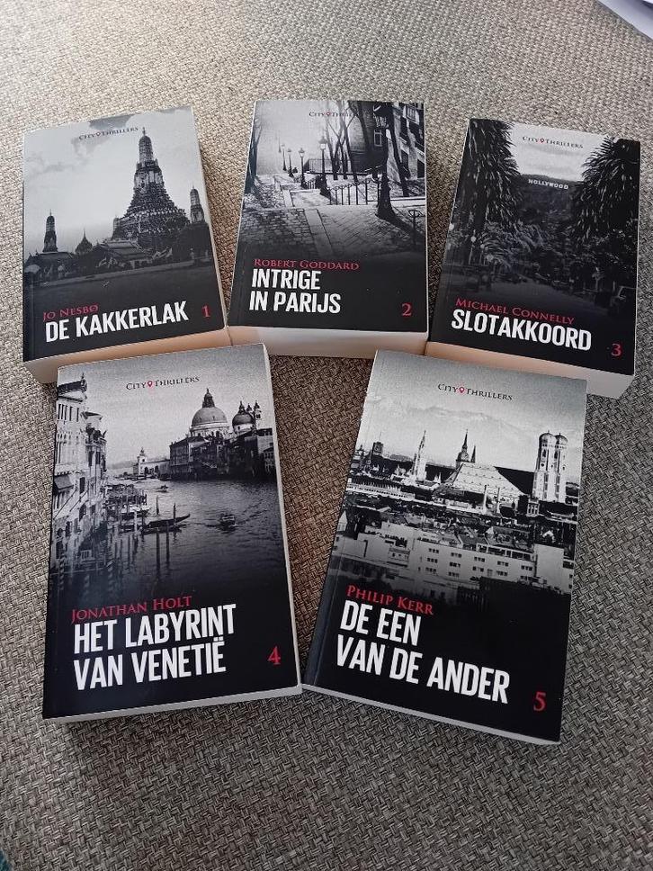 Reeks van  5 boeken: ‘ City Thrillers’ (De Standaard), Boeken, Thrillers, Zo goed als nieuw, België, Ophalen of Verzenden