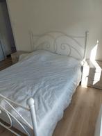 Bed met eventueel matras 160 cm op 200, Huis en Inrichting, Ophalen, Zo goed als nieuw