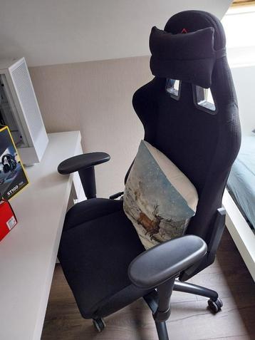 Deltaco DC320 Gaming Stoel met nek- en rugkussen beschikbaar voor biedingen