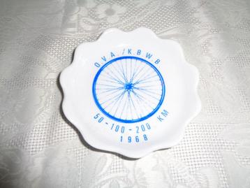 Wielrennen K.B.W.B. schaaltje. beschikbaar voor biedingen