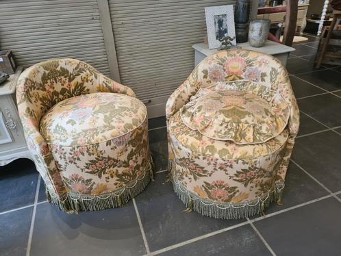 2 belles chaises pouf crapaud, Maison & Meubles, Canapés | Repose-pieds & Poufs, Utilisé, Enlèvement