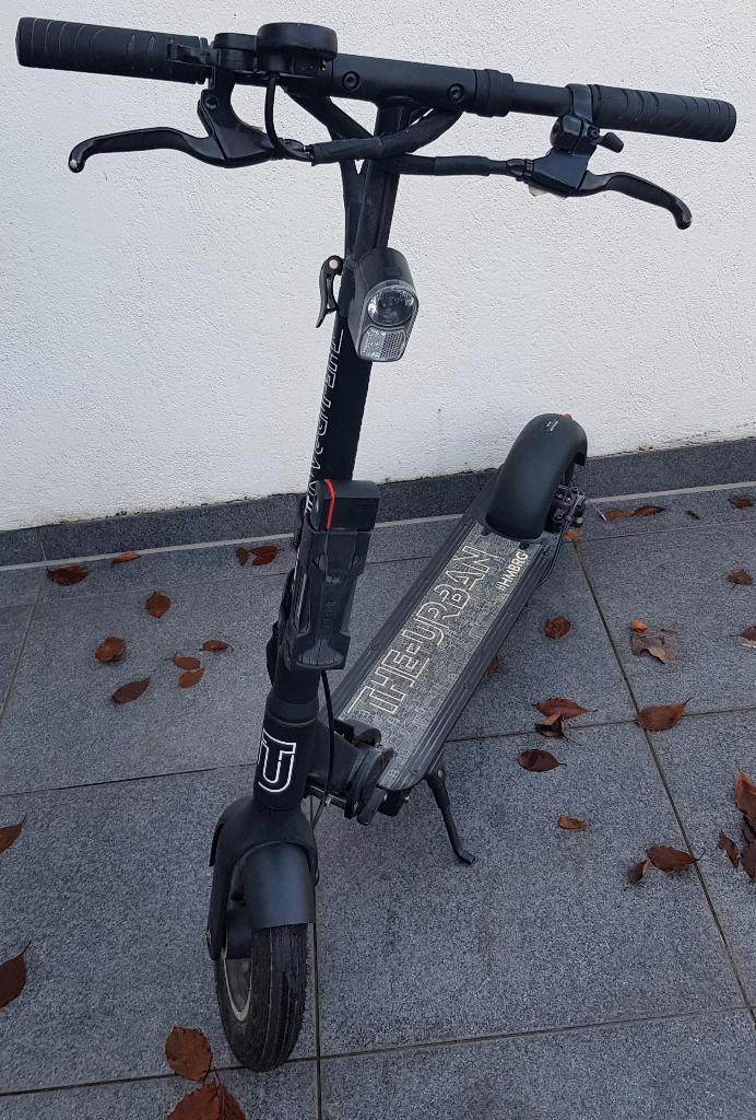 STEP - The-Urban HMBRG V2 Black, Fietsen en Brommers, Steps, Zo goed als nieuw, Elektrische step (E-scooter), Ophalen