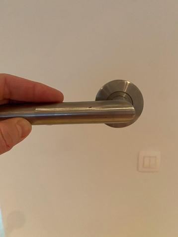 Nouvelles poignées de porte en acier inoxydable à angle droi