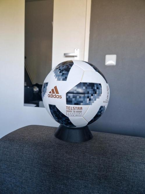 Adidas Telstar OFFICIAL MATCHBALL (WK 2018), Verzamelen, Sportartikelen en Voetbal, Zo goed als nieuw, Ophalen of Verzenden