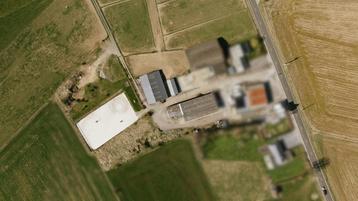 Entrepôt / centre équestre  beschikbaar voor biedingen