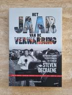 Het jaar van de verwarring, boek van Steven Decraene VRT NWS, Steven Decraene, Maatschappij en Samenleving, Nieuw, Ophalen of Verzenden