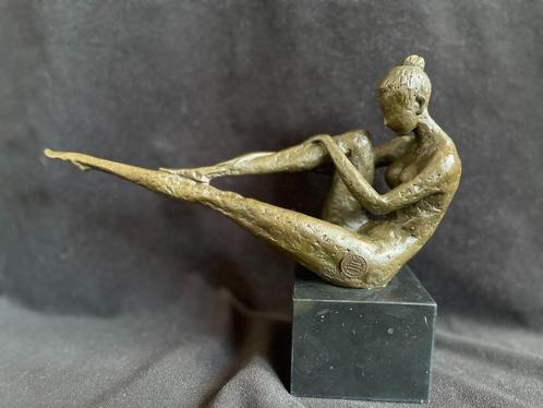 Bronzen zittende naakte dame, Milo/stempel zuiver mooi brons, Antiquités & Art, Art | Sculptures & Bois, Enlèvement ou Envoi