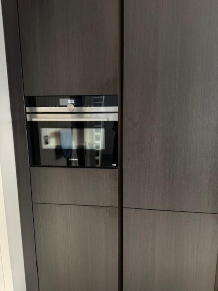 TE KOOP Hete lucht, Microgolffunctie, Stoom, Elektronische apparatuur, Ovens, Zo goed als nieuw, Inbouw, Oven met grill, 45 tot 60 cm