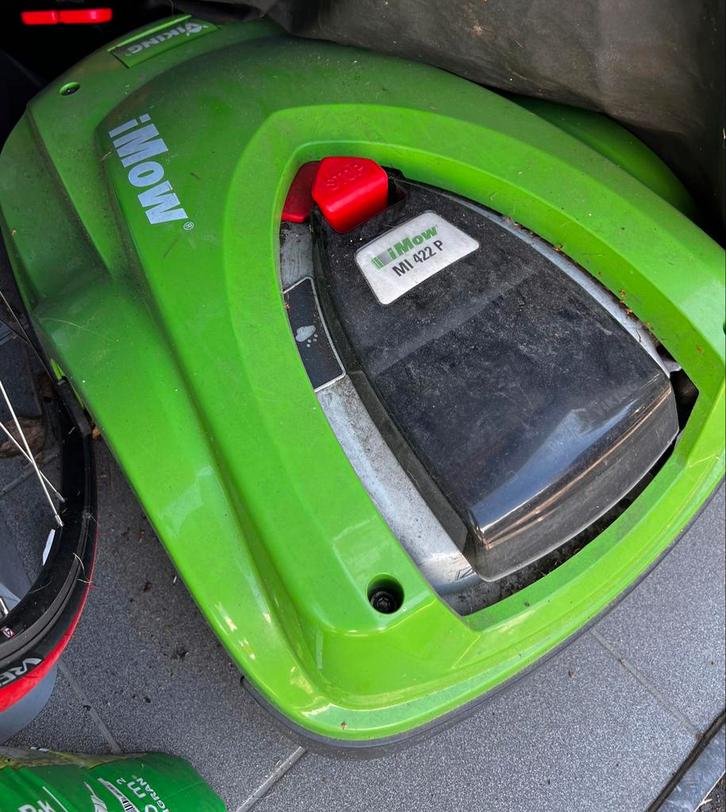 Robotmaaier Stihl met garage, Tuin en Terras, Robotmaaiers, Gebruikt, Met regensensor, Ophalen