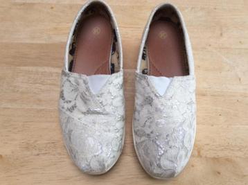 Te koop schoenen maat 38 beschikbaar voor biedingen