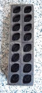 Oude metalen praline vorm, Ophalen of Verzenden