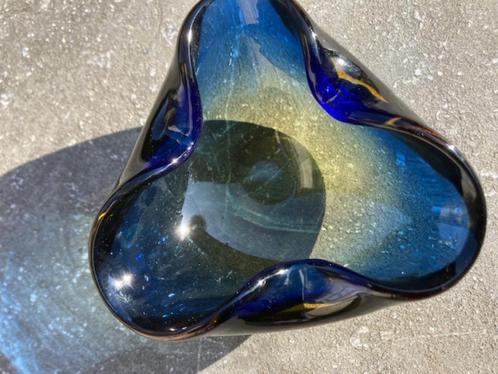 DRIEHOEKIGE ASBAK VIDE POCHE IN MURANO GLAS. PERFEKTE STAAT., Antiek en Kunst, Antiek | Glaswerk en Kristal, Ophalen of Verzenden
