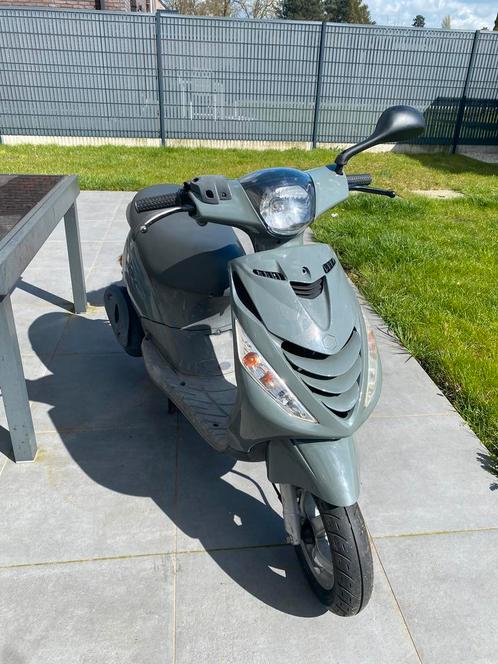 Piaggio zip A1 100cc motor!, Fietsen en Brommers, Scooters | Piaggio, Zo goed als nieuw, Zip, Ophalen of Verzenden