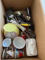 doos met divers keukenmateriaal, Ophalen, Gebruikt