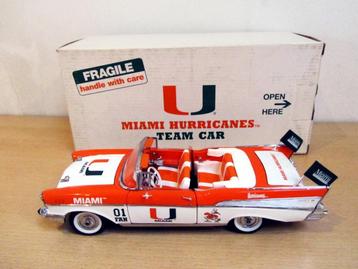 MIAMI HURRICANES 1957 Chevy Bel Air Danbury Mint Team Car beschikbaar voor biedingen