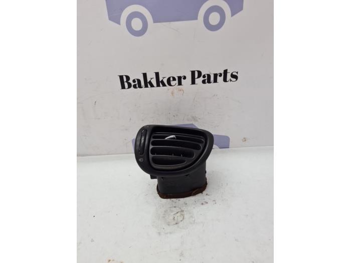 Luchtrooster Dashboard van een Peugeot 206, Auto-onderdelen, Dashboard en Schakelaars, Peugeot, Gebruikt, 3 maanden garantie