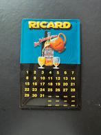Ricard reclamebord in metaal (kalender), Verzamelen, Merken en Reclamevoorwerpen, Ophalen, Zo goed als nieuw, Reclamebord
