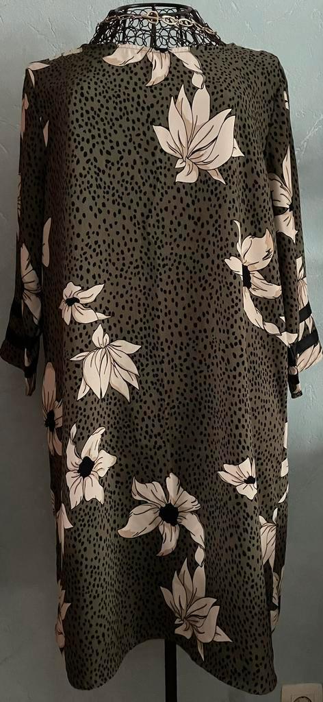 Only 38 mooie bloemenprint jurk Nieuwstaat, Kleding | Dames, Jurken, Zo goed als nieuw, Maat 38/40 (M), Overige kleuren, Ophalen of Verzenden